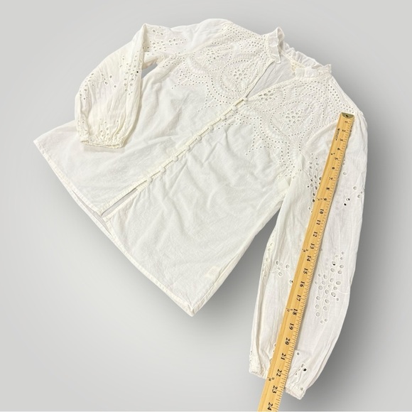 Adiva  Light Cream Eyelet Longsleeve Top Sz M - Picture 8 of 10